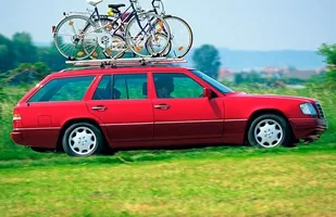 30 lat Mercedesa W124 — zdjęcie 1