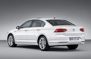 Volkswagen Passat GTE. Nowa hybryda z Wolfsburga — zdjęcie 6