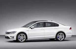 Volkswagen Passat GTE. Nowa hybryda z Wolfsburga — zdjęcie 7