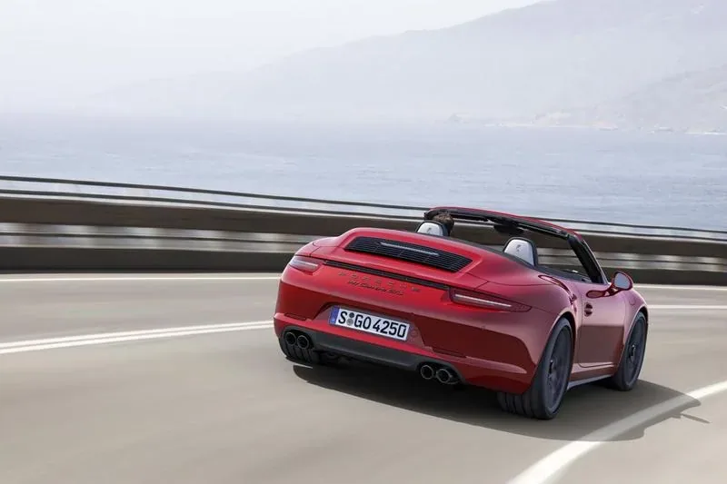 Porsche 911 GTS po liftingu