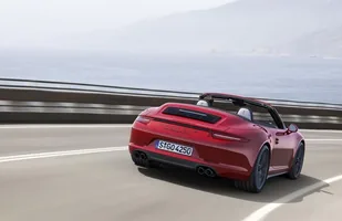 Porsche 911 GTS po liftingu — zdjęcie 3