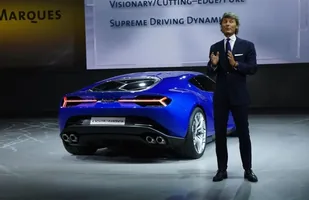 Lamborghini Asterion. 4 l/100 km? — zdjęcie 12