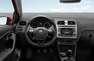 Benzynowy VW Polo TSI Bluemotion — zdjęcie 3