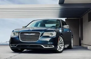Chrysler 300 po liftingu jak Lancia Thema — zdjęcie 2