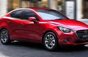 Oficjalnie: Mazda 2 sedan — zdjęcie 1