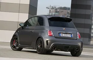 Abarth 695 Biposto. Cóż za auto! — zdjęcie 8