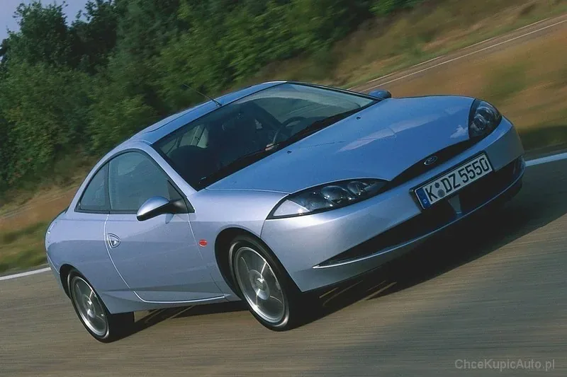 Cougar powstał w oparciu o płytę podłogową Mondeo pierwszej generacji
