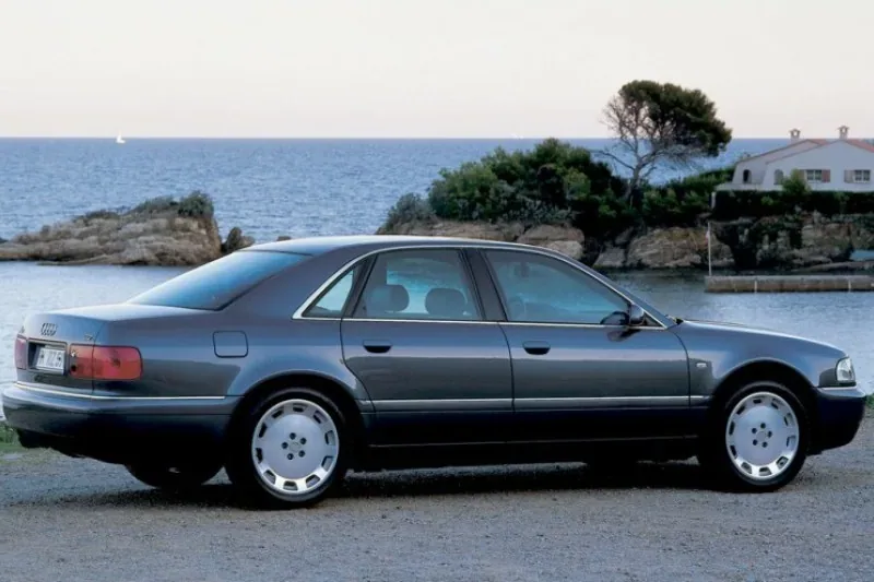 Audi A8 D2
