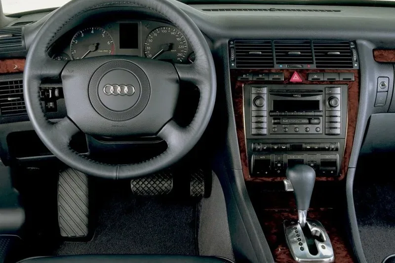 Audi A8 D2