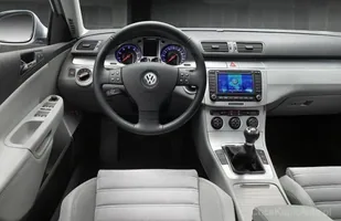 VW Passat B6 - rysa na legendzie — zdjęcie 6