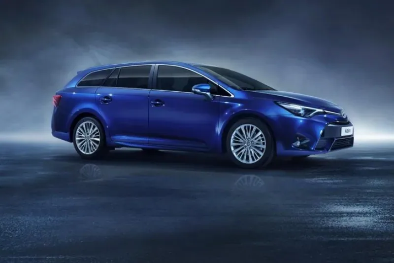 Toyota Avensis 2015