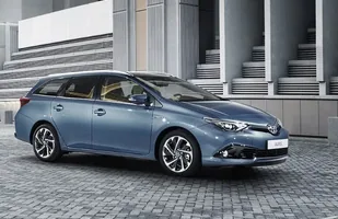 Toyota Auris po liftingu — zdjęcie 4