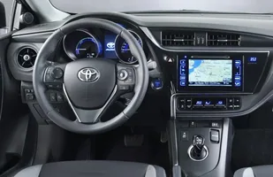 Toyota Auris po liftingu — zdjęcie 6