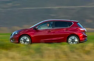Nissan Pulsar ze 190-konnym silnikiem — zdjęcie 5