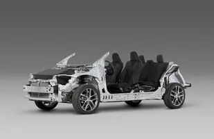 Nowe silniki i auta Toyoty — zdjęcie 1