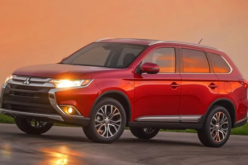 Mitsubishi Outlander po liftingu