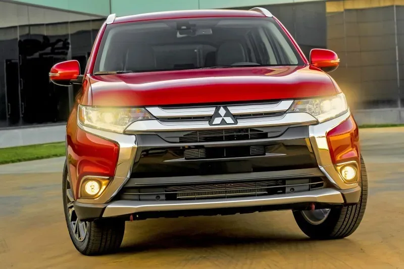Mitsubishi Outlander po liftingu