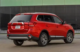 Mitsubishi Outlander po liftingu — zdjęcie 8