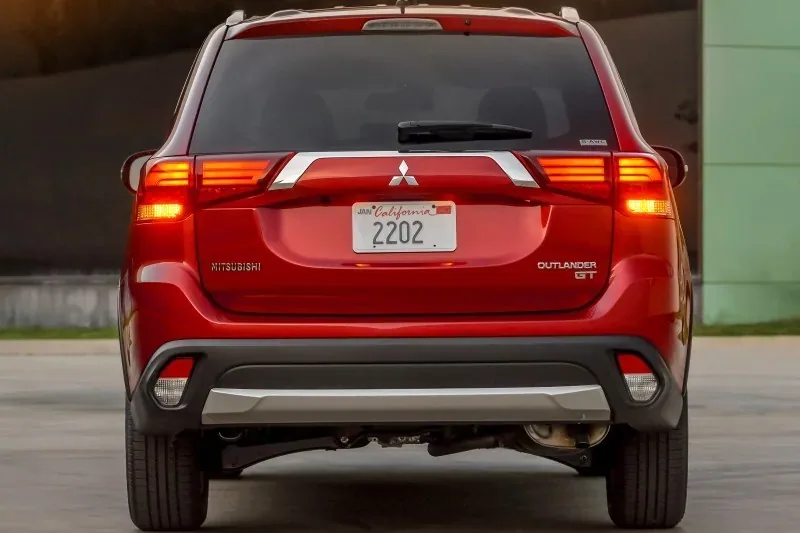 Mitsubishi Outlander po liftingu