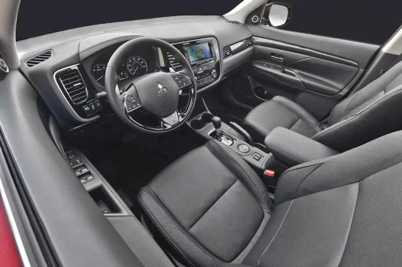Mitsubishi Outlander po liftingu