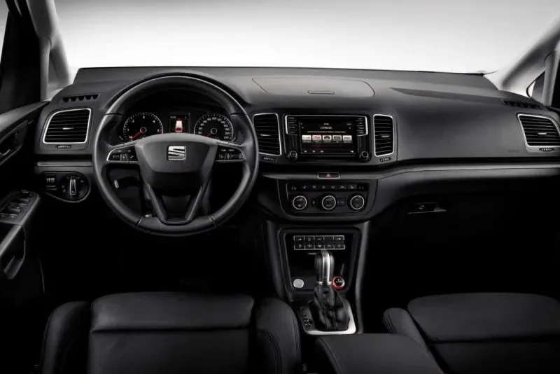 Odświeżony Seat Alhambra