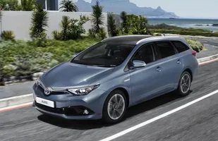 Toyota Auris Hybrid w specjalnej cenie — zdjęcie 5