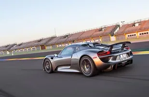 Porsche rozwija napęd hybrydowy — zdjęcie 4