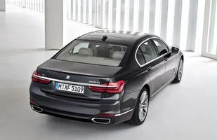 BMW serii 7 po raz szósty! — zdjęcie 10