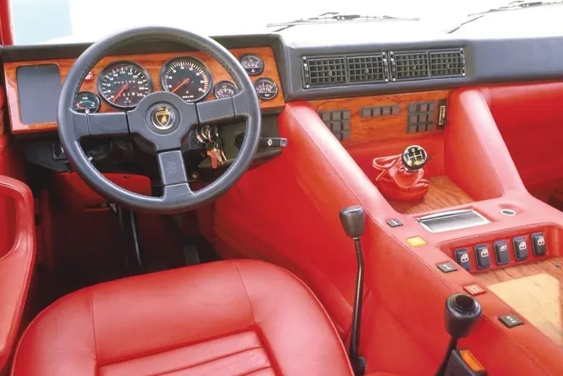 Lamborghini LM200