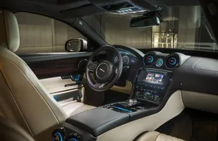 Jaguar XJ po liftingu — zdjęcie 3
