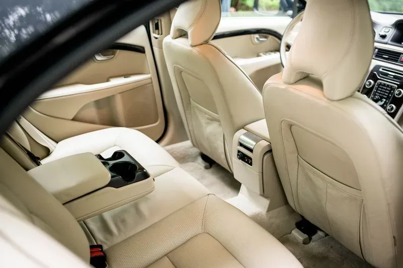 Volvo S80 - na tylnej kanapie miejsca aż nadto