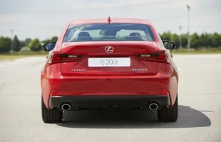Lexus IS 200t z nowym silnikiem — zdjęcie 4
