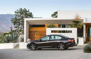 Honda Accord po liftingu — zdjęcie 2