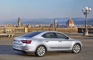 Skoda Superb o mocy 280 KM. Ceny — zdjęcie 3