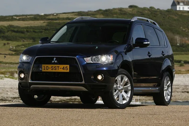 Mitsubishi Outlander po liftingu