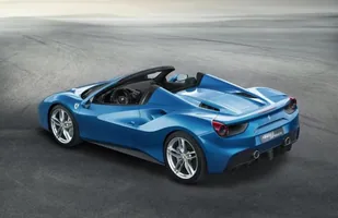 Ferrari 488 Spider oficjalnie — zdjęcie 7