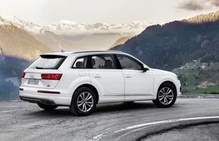 Audi Q7 z nowym bazowym silnikiem — zdjęcie 1
