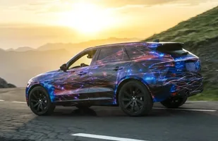 Jaguar F-Pace na zdjęciach i filmie — zdjęcie 3