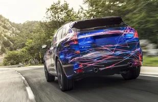 Jaguar F-Pace na zdjęciach i filmie — zdjęcie 6