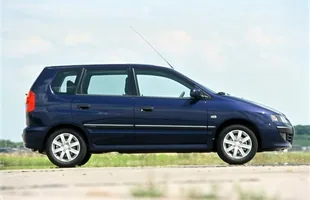 Mitsubishi Space Star -mały  japończyk z dużym wnętrzem — zdjęcie 2