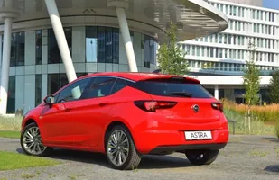 Opel Astra. Polskie ceny — zdjęcie 2