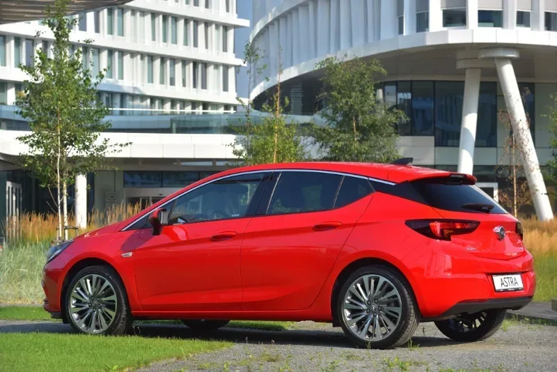 Opel Astra V