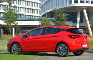 Opel Astra. Polskie ceny — zdjęcie 5