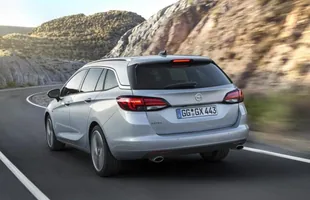 Opel Astra kombi. Nazywa się Sports Tourer — zdjęcie 6
