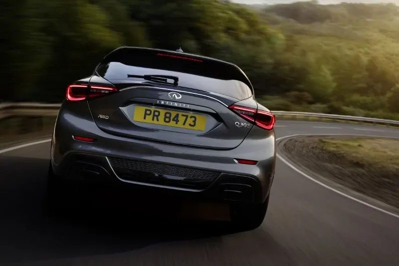 Infiniti Q30