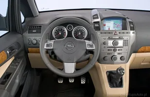 Opel Zafira II - najlepiej z dieslem — zdjęcie 7