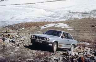 30 lat BMW AWD — zdjęcie 2
