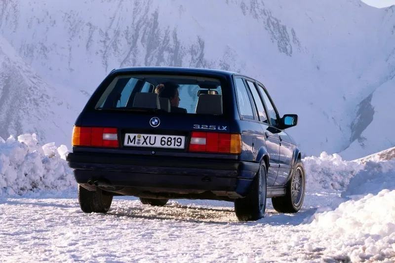 BMW 325iX touring E30