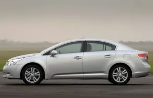 Używane: Toyota Avensis T27 — zdjęcie 4