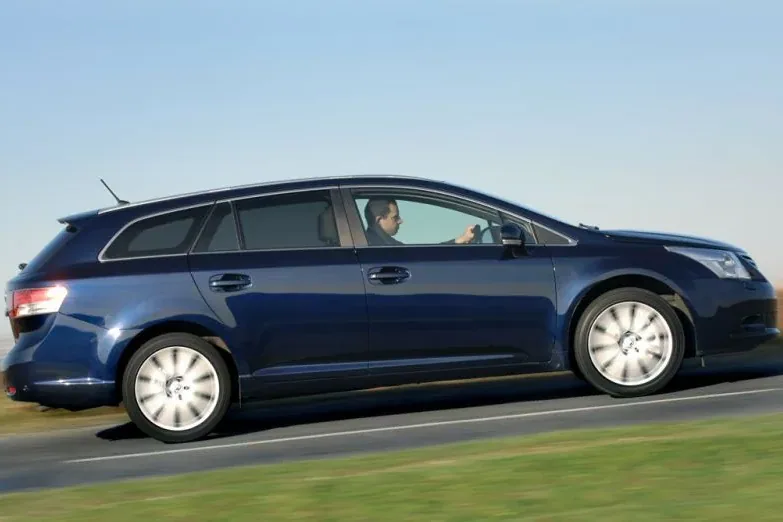 Toyota Avensis T27